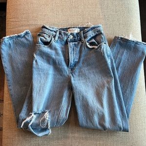 Abercrombie Curve Love 90s Ultra High
Rise Straight Jeans (25)